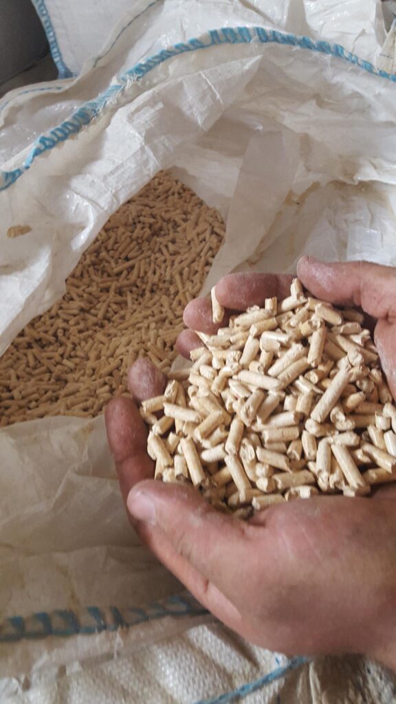 Buy wood pellets from global distributors